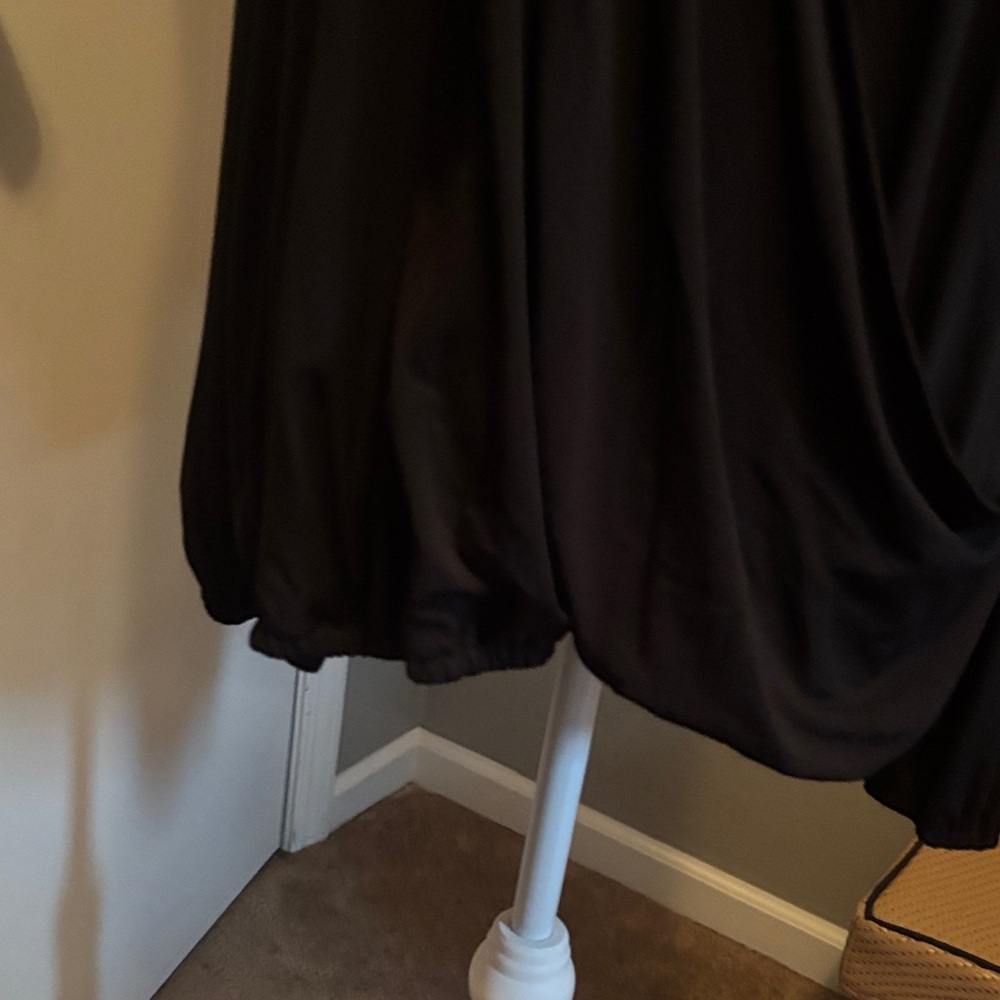 Black cold shoulder shirt - Picture 4 of 6